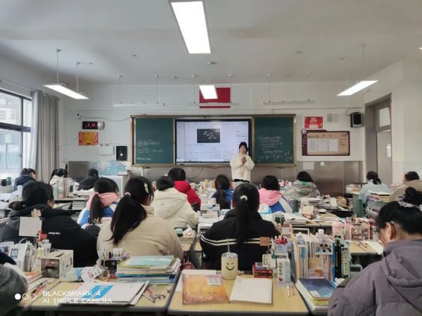 傳媒與設(shè)計(jì)藝術(shù)學(xué)院 廣告學(xué)專(zhuān)業(yè)2023級(jí)學(xué)生 徐文慧.jpg