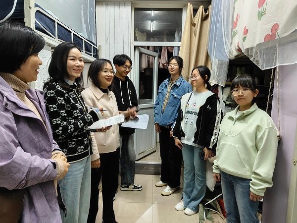 走訪宿舍2.jpg